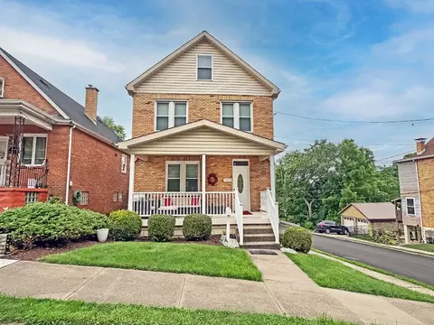 1039 Spruce St, Ambridge, PA 15003