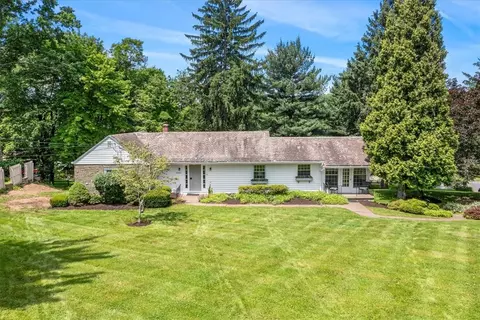 10565 Landau Dr, Wexford, PA 15090