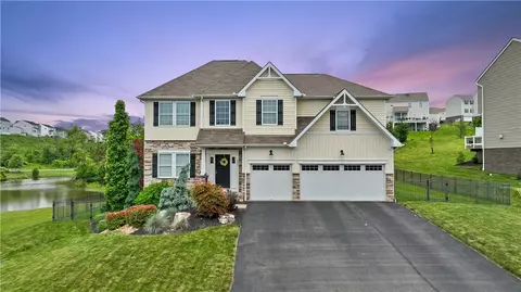 305 Hunters Field Cir, Clairton, PA 15025