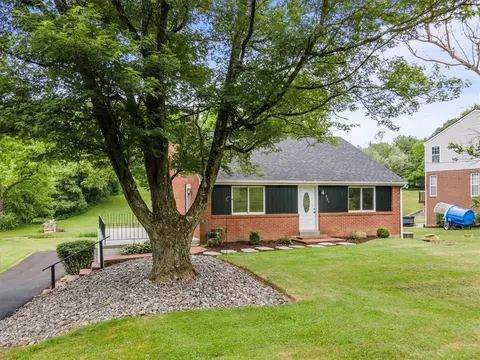 301 Mccombs Rd, Venetia, PA 15367