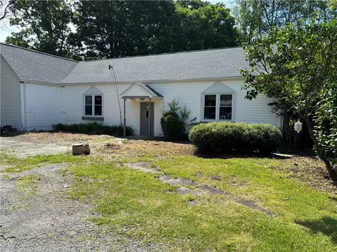 120 Eastern Ave, Moon Township, PA 15108