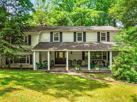 3049 Fernwood Ln, Allison Park, PA 15101