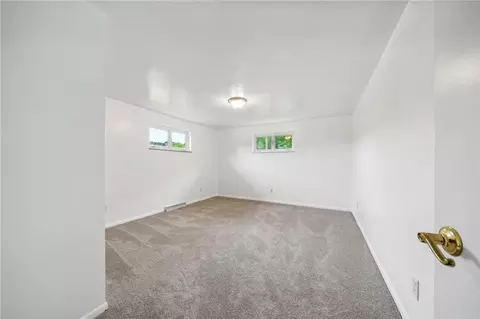 329 Darragh Hermine, Irwin, PA 15642 photo 13