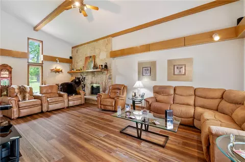 323 Wolfe Ln, Irwin, PA 15642 photo 8