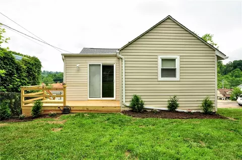257 12 Cherry Ave, Houston, PA 15342