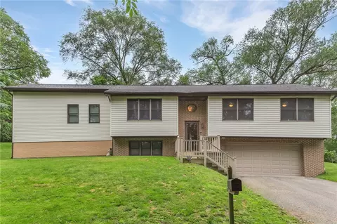 811 4th St, North Versailles, PA 15137