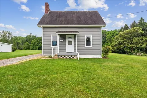 1241 Davis St, Natrona Heights, PA 15065