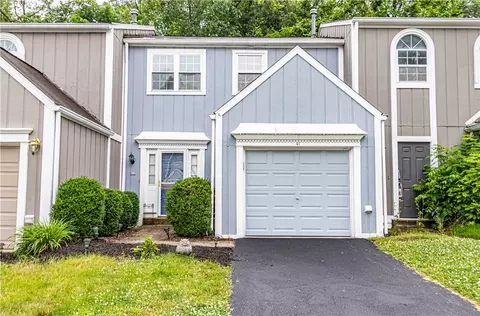 41 New London Ln, Oakmont, PA 15139