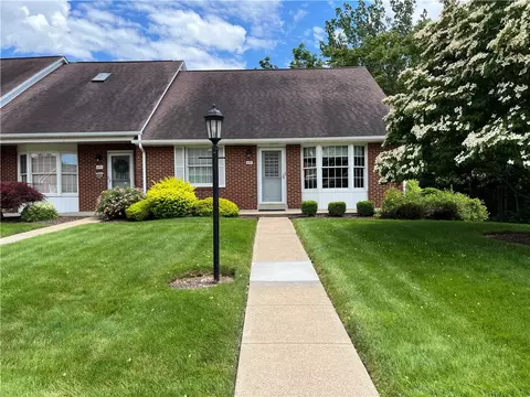 637 Frank Dr, New Kensington, PA 15068