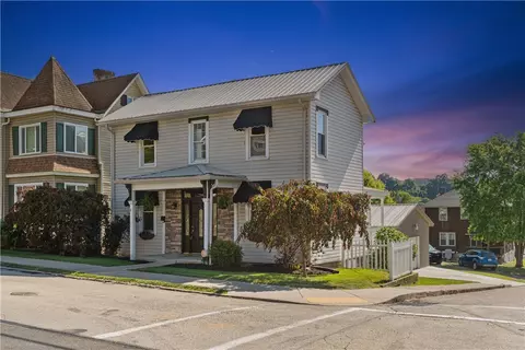 1002 Vine St, West Newton, PA 15089