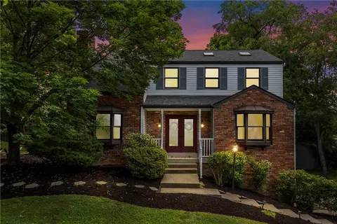 418 S Highlander Heights Dr, Glenshaw, PA 15116