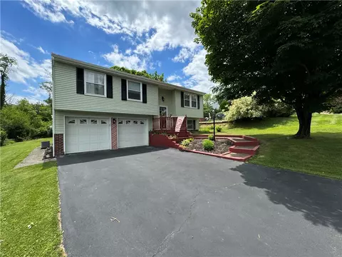 210 Navaho Dr, Greensburg, PA 15601