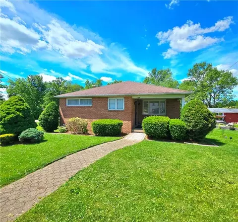126 Main St, Madison, PA 15663