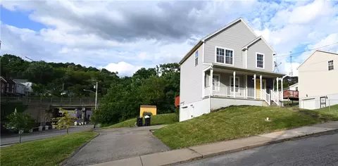 607 Baldridge Ave, Braddock, PA 15104