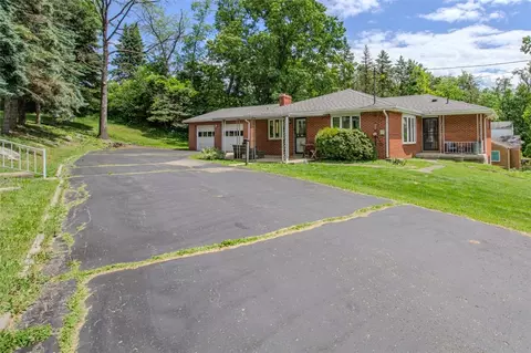 616 Elliot Dr, Mckees Rocks, PA 15136