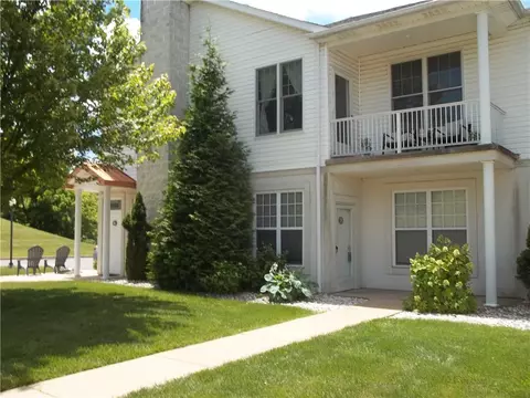 219 Adams Pointe Blvd #7, Mars, PA 16046