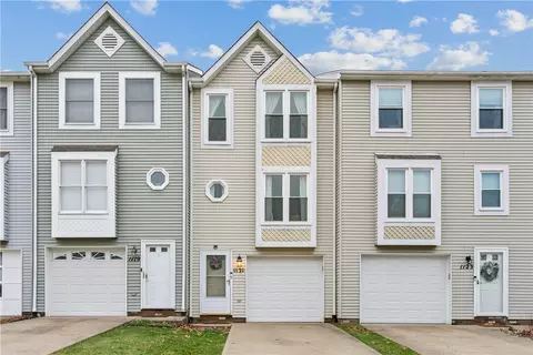 1121 Elm Ct, Oakdale, PA 15071