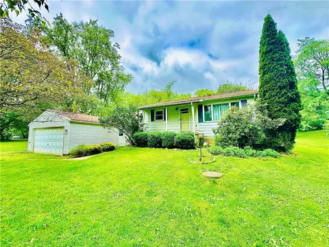 670 Mercer New Wilmington Rd, Mercer, PA 16137