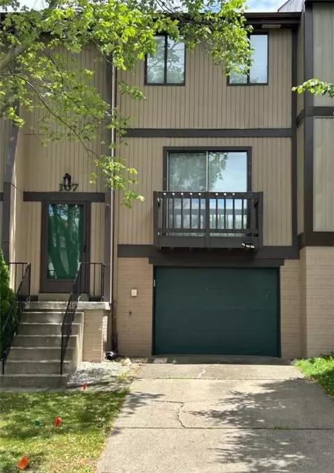 107 Bellwood Ct, Cranberry Township, PA 16066