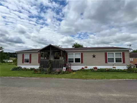 118 Route 21 Mhp, Carmichaels, PA 15320
