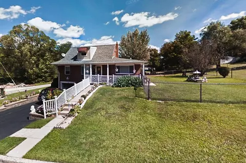 202 George St, Jeannette, PA 15644