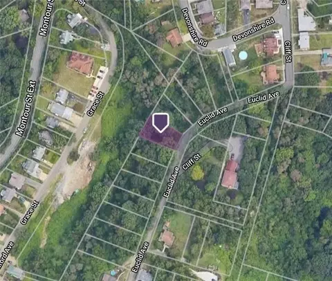 1854 Euclid Ave, Coraopolis, PA 15108