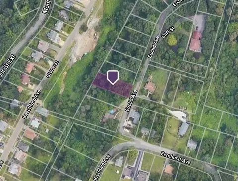 1866 Euclid Ave, Coraopolis, PA 15108