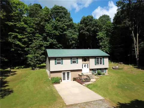 130 Ferguson Rd, Boyers, PA 16020
