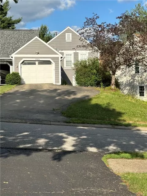 2583 Grouse Rdg #B, Wexford, PA 15090