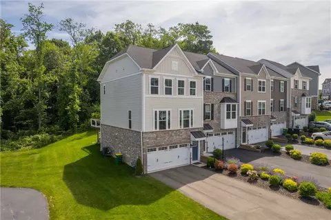 160 Cole Dr, Mckees Rocks, PA 15136