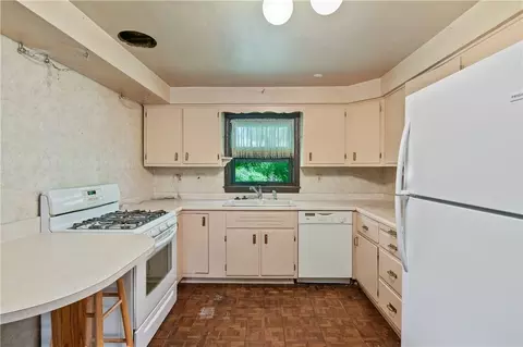 127 Johnston Rd, Pittsburgh, PA 15241 photo 8