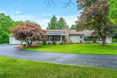 1439 Old Princeton Rd, New Castle, PA 16101