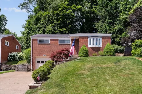 5002 Leona Dr, Pittsburgh, PA 15227