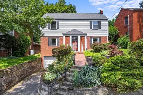 750 Fruithurst Dr, Pittsburgh, PA 15228