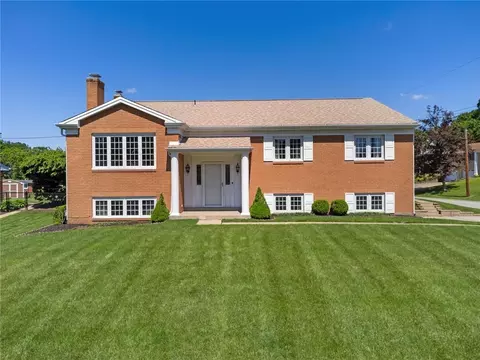 9659 Shirley Dr, Allison Park, PA 15101