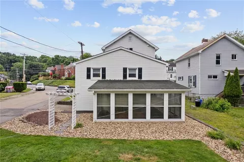 Exterior - 1823 Devonshire Rd, Coraopolis, PA 15108 photo 2 of 8