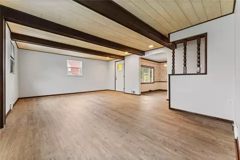 Living - 1823 Devonshire Rd, Coraopolis, PA 15108 photo 4 of 5