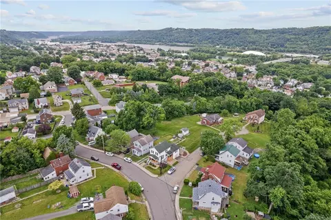View/Area - 1823 Devonshire Rd, Coraopolis, PA 15108 photo 2 of 2