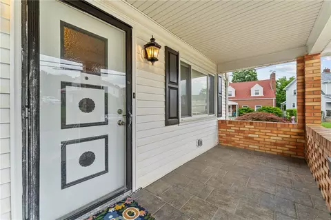 Exterior - 1823 Devonshire Rd, Coraopolis, PA 15108 photo 4 of 8