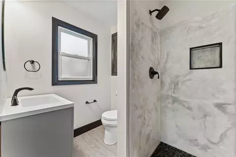 Bath - 1823 Devonshire Rd, Coraopolis, PA 15108 photo 1 of 4