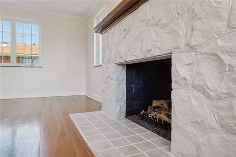 Living - 804 Willow St, Irwin, PA 15642 photo 4 of 4