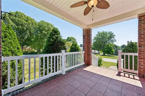 Exterior - 804 Willow St, Irwin, PA 15642 photo 8 of 11