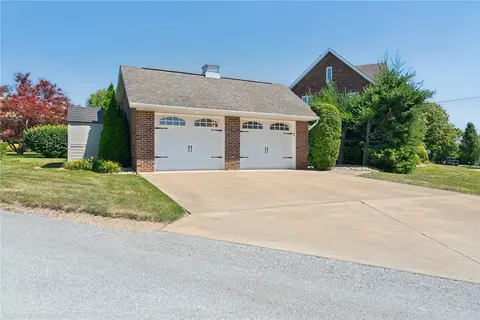 Exterior - 804 Willow St, Irwin, PA 15642 photo 10 of 11