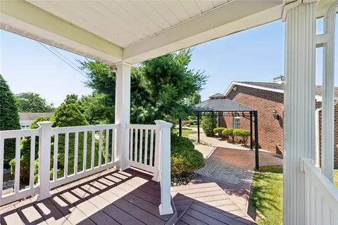 Exterior - 804 Willow St, Irwin, PA 15642 photo 9 of 11