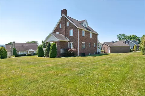 Exterior - 804 Willow St, Irwin, PA 15642 photo 2 of 11