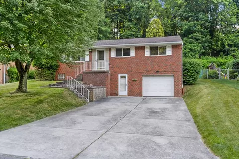 624 Shadyside Dr, West Mifflin, PA 15122