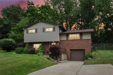 439 Wyndhurst Dr, Coraopolis, PA 15108