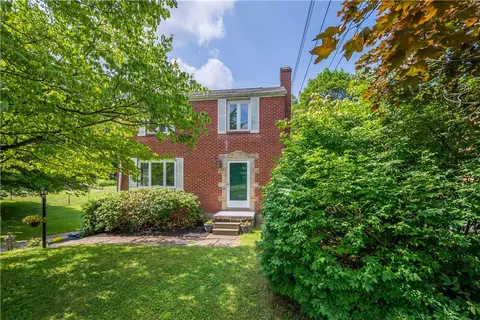 8409 Winchester Dr, Pittsburgh, PA 15237