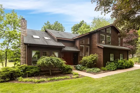 3824 Kim Ln, Gibsonia, PA 15044