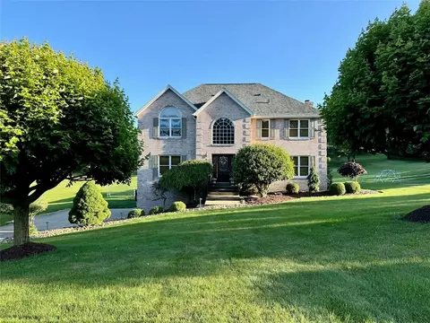 111 Breezewood Dr, Venetia, PA 15367